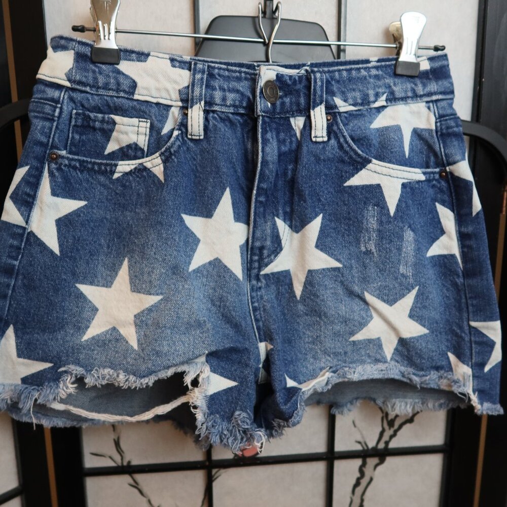 YMI Blue Starrt Star Stars Jean Shorts Size 3/26 Dream Authentic Denim